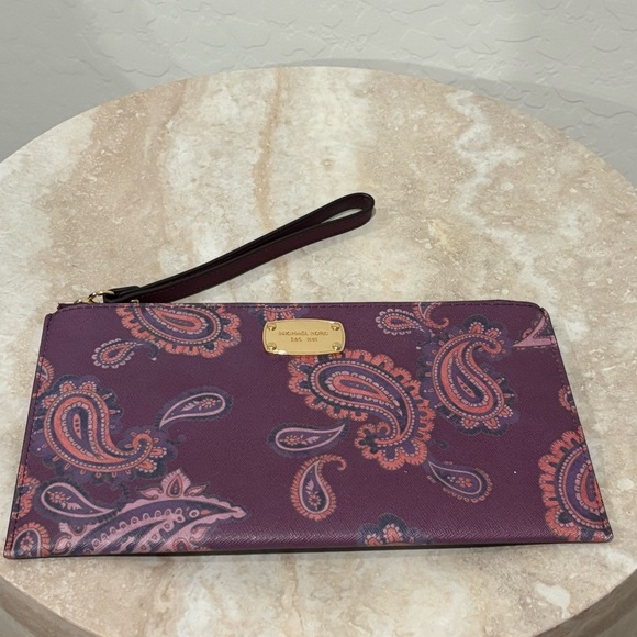 Michael Michael Kors paisley printed wristlet - Picture 1 of 10